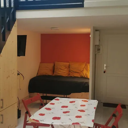 Maison Mitoyenne Cosy Proche Centre Avec Vaste Terrain Et Terrasse - Fr-1-648-177 Casa vacanze *